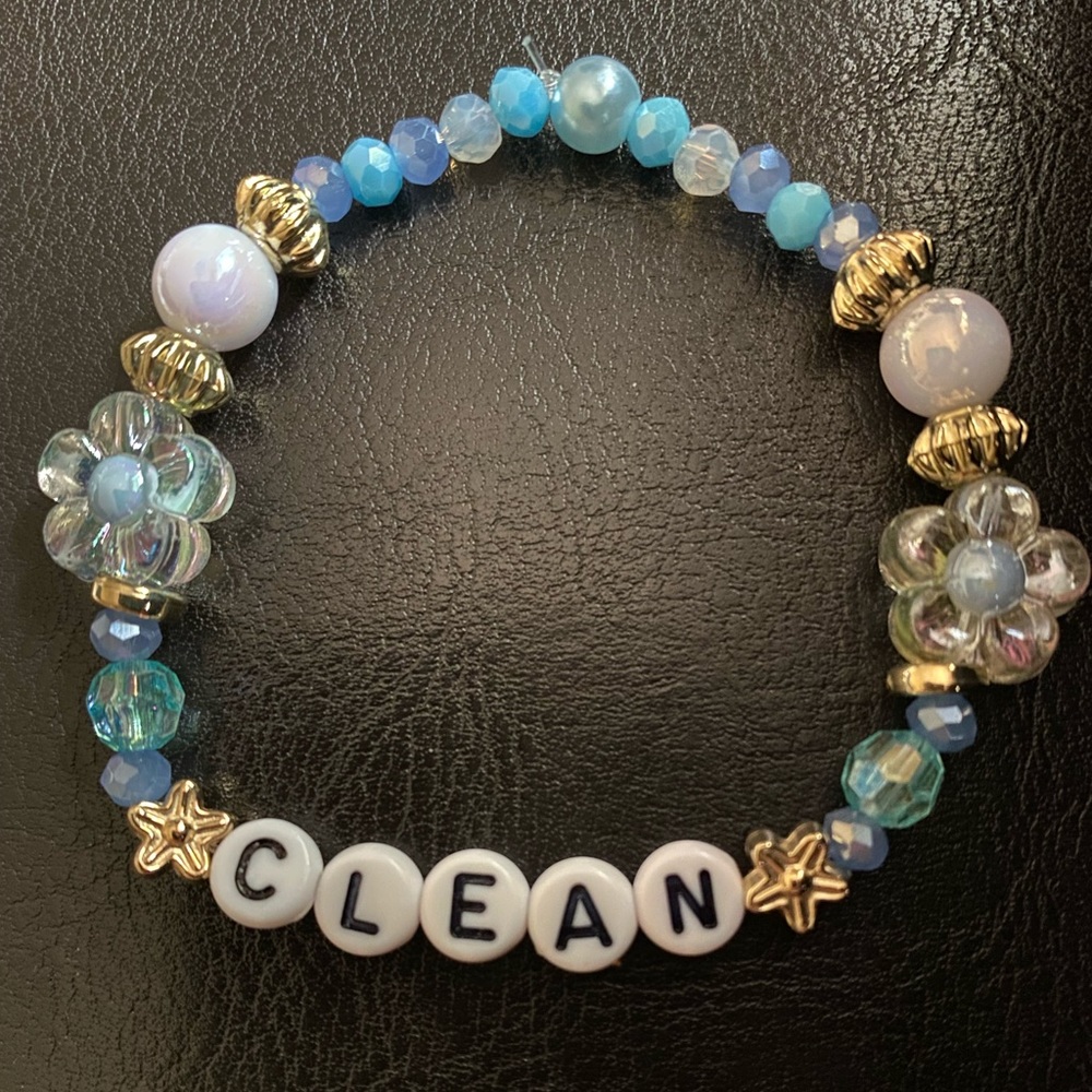 Handmade Taylor Swift Friendship Bracelet “Clean”